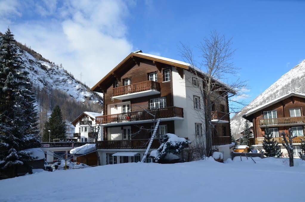 Апартаменты Haus Alpenperle Саас-Альмагель Экстерьер фото