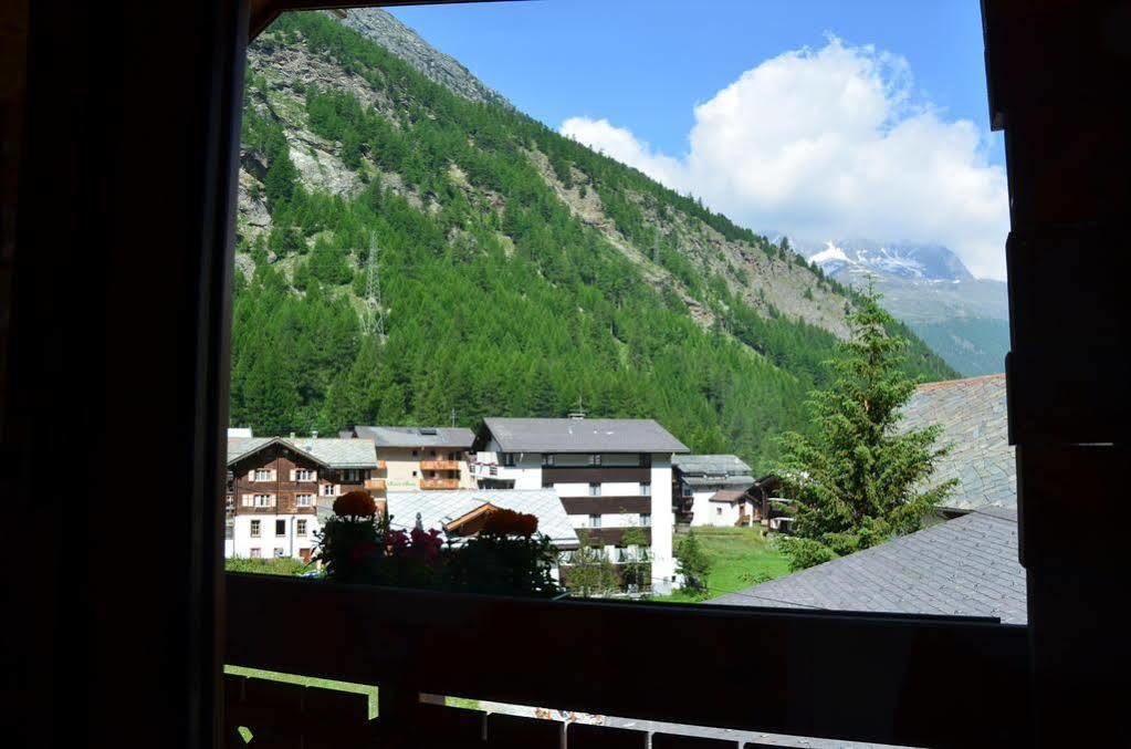 Апартаменты Haus Alpenperle Саас-Альмагель Экстерьер фото