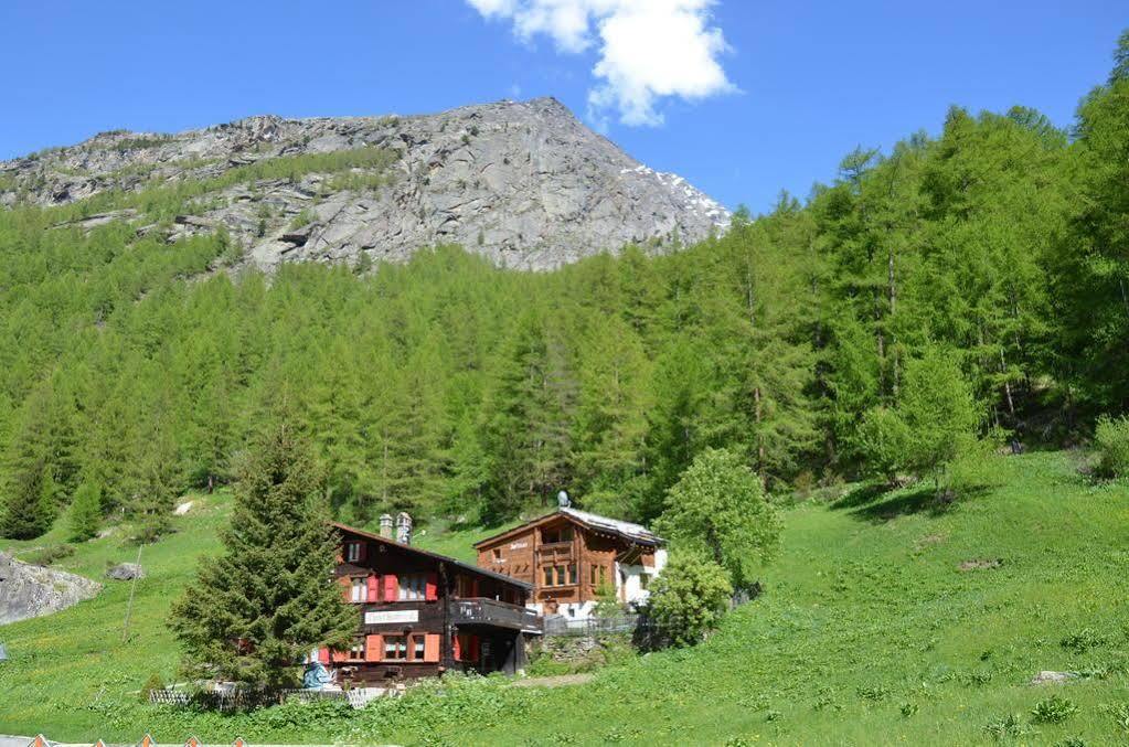 Апартаменты Haus Alpenperle Саас-Альмагель Экстерьер фото