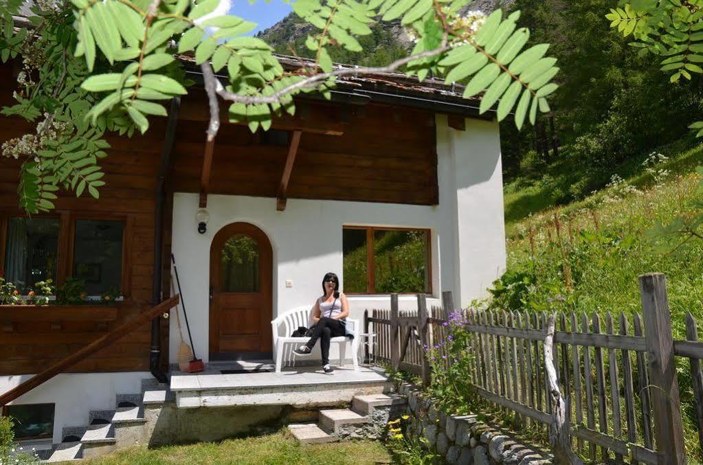 Апартаменты Haus Alpenperle Саас-Альмагель Экстерьер фото