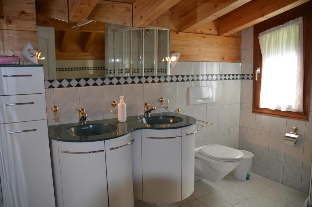 Апартаменты Haus Alpenperle Саас-Альмагель Экстерьер фото